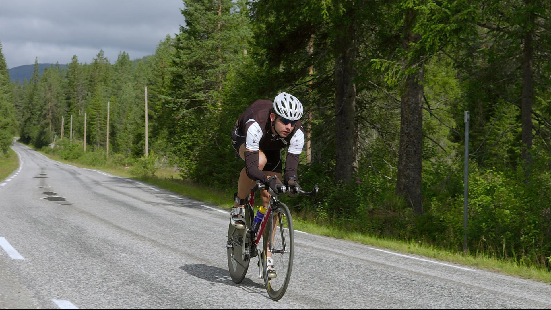 _光影灯光跑:夜晚城市的运动奇幻之旅_,2020灯光影像图
